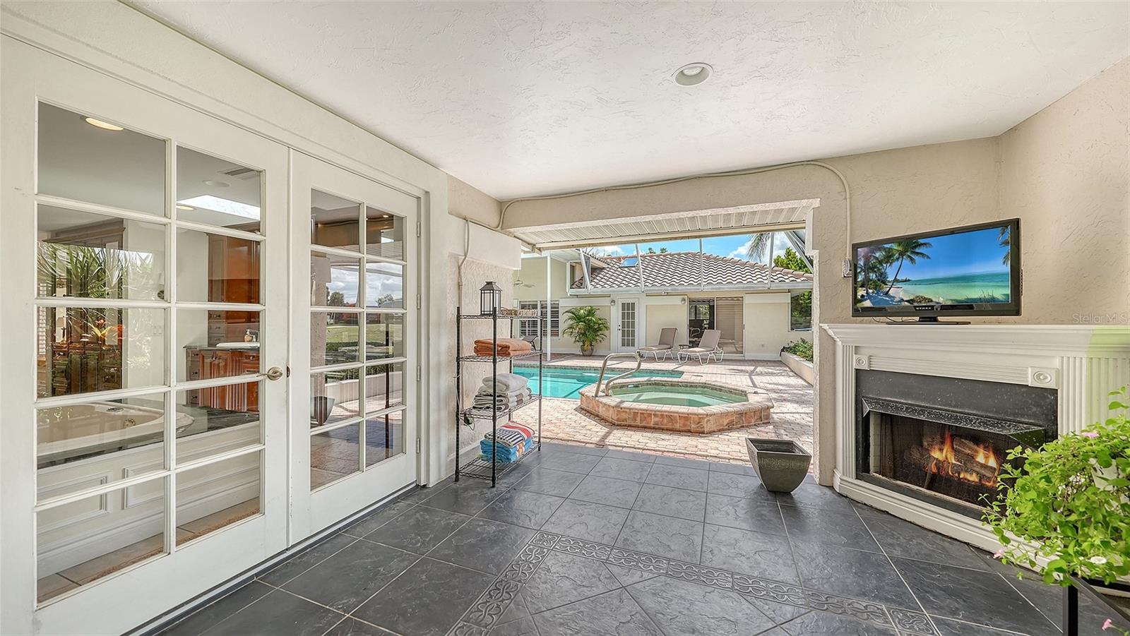 3988 LOSILLIAS DR, SARASOTA, FL, 34238