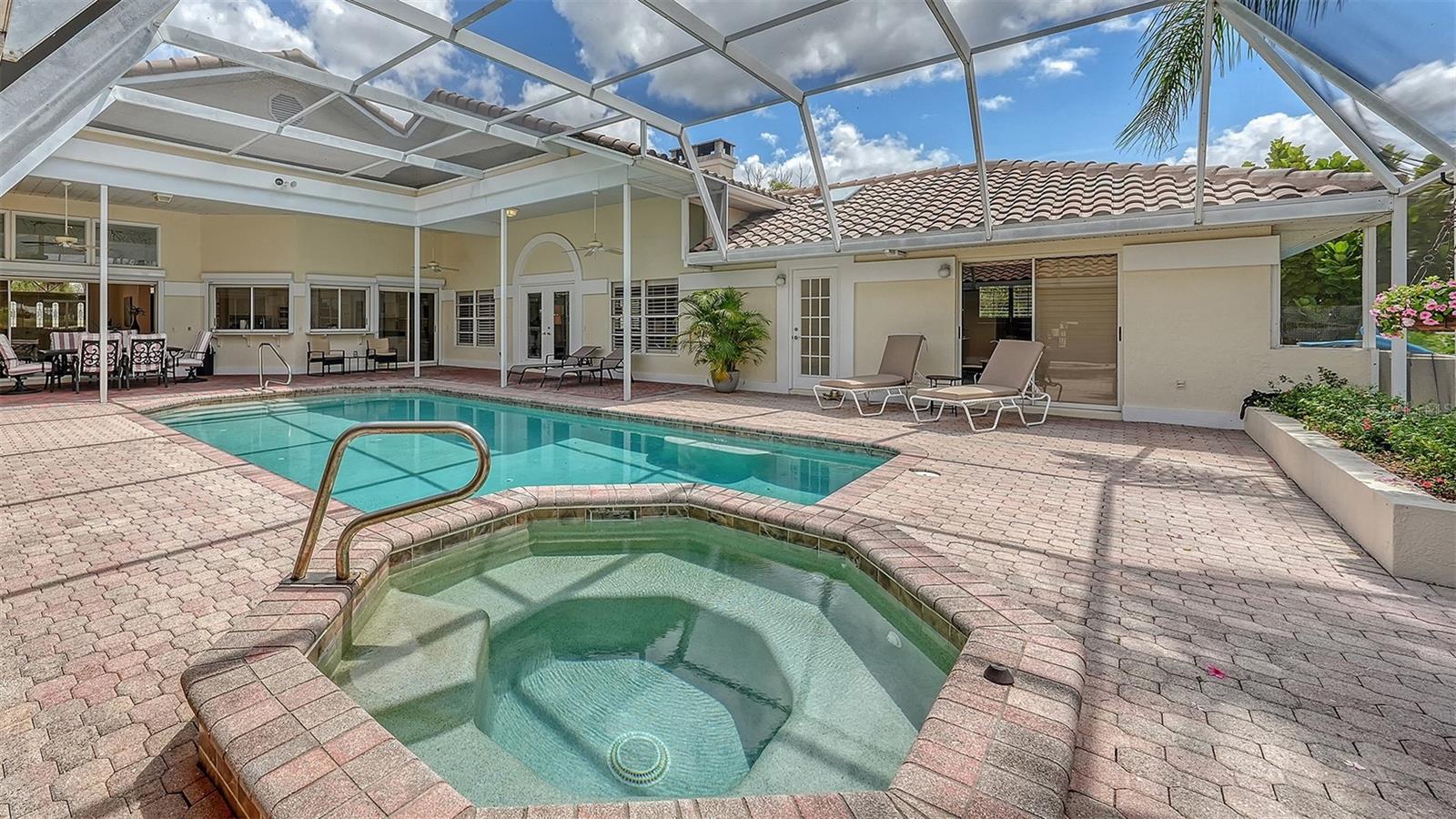 3988 LOSILLIAS DR, SARASOTA, FL, 34238