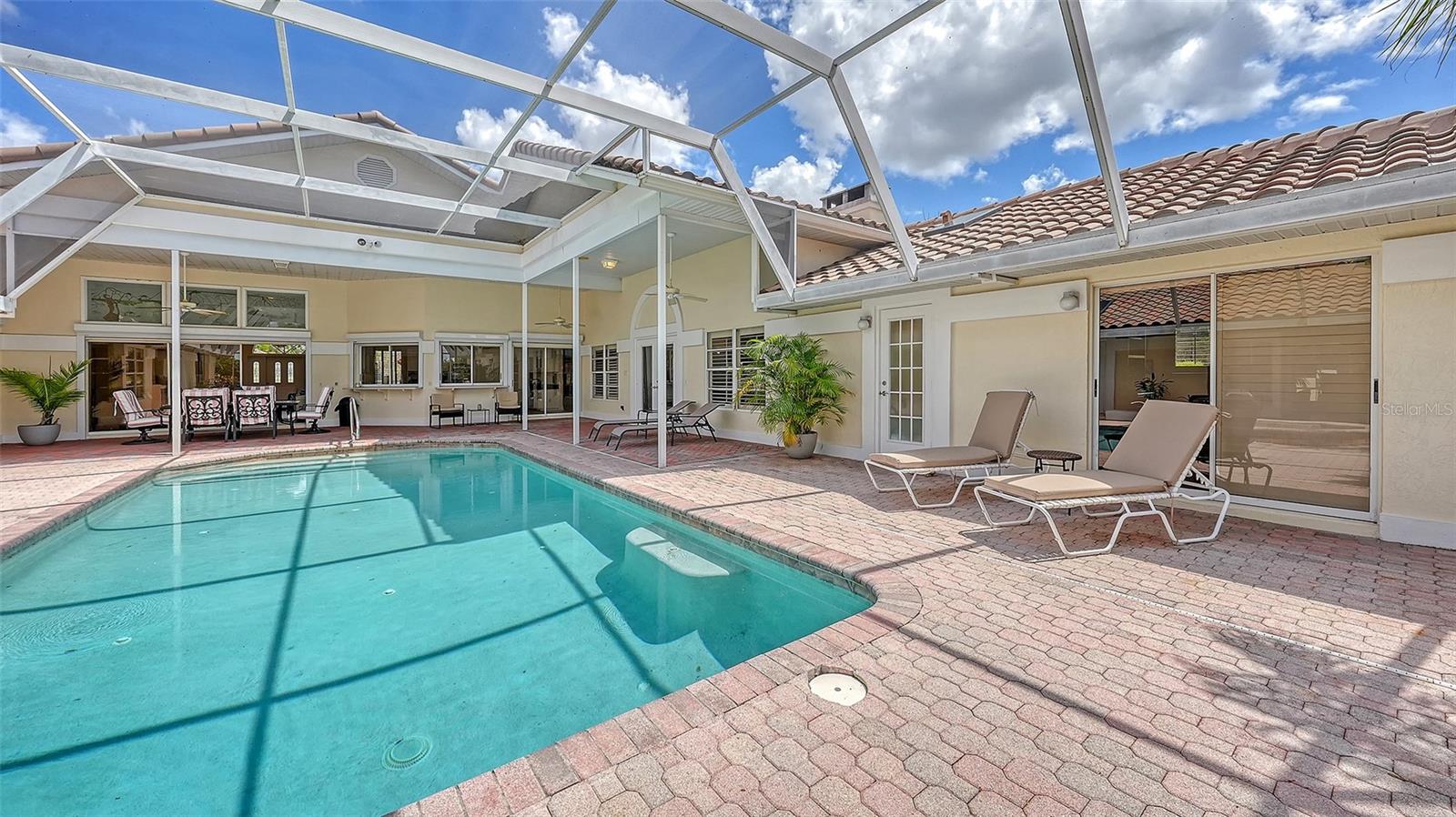 3988 LOSILLIAS DR, SARASOTA, FL, 34238