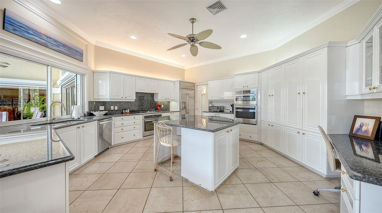 3988 LOSILLIAS DR, SARASOTA, FL, 34238