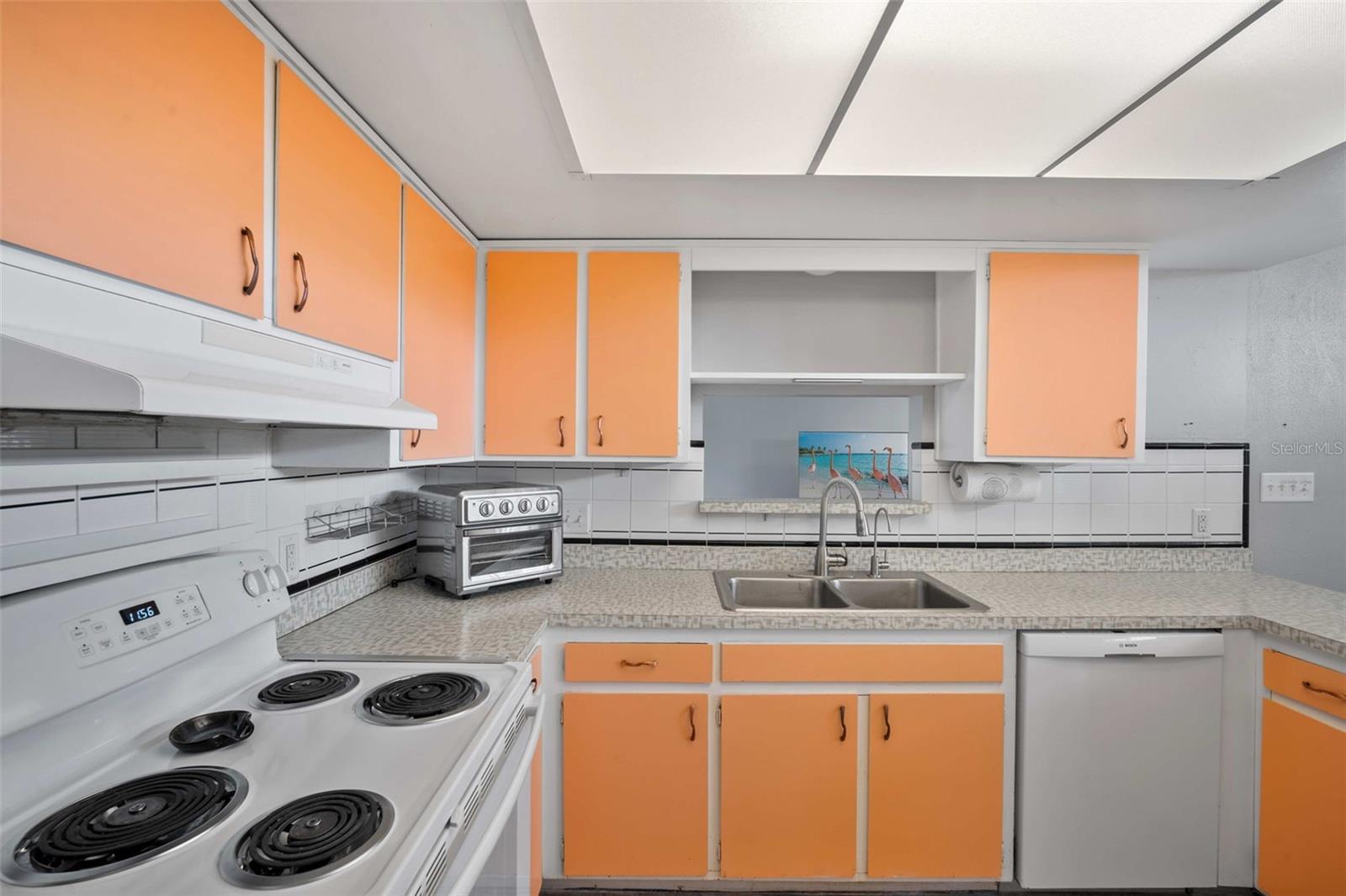 6010 N GUNLOCK AVE, TAMPA, FL, 33614
