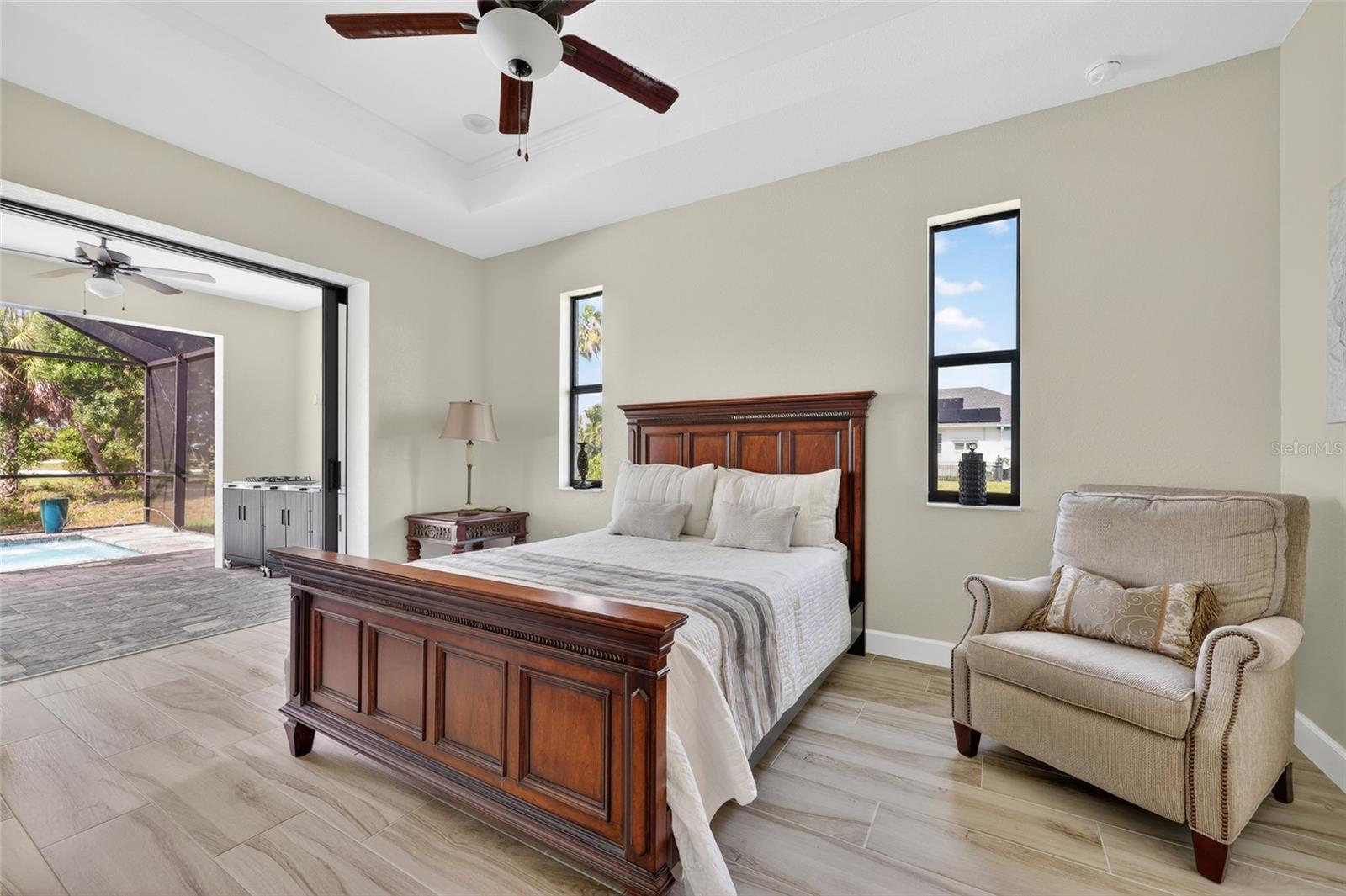 592 ROTONDA CIR, ROTONDA WEST, FL, 33947