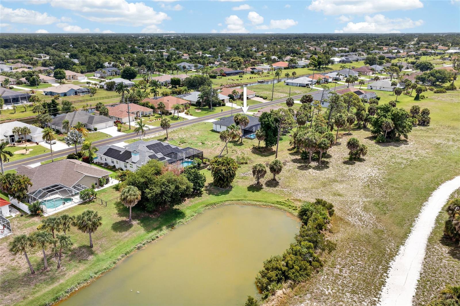 592 ROTONDA CIR, ROTONDA WEST, FL, 33947