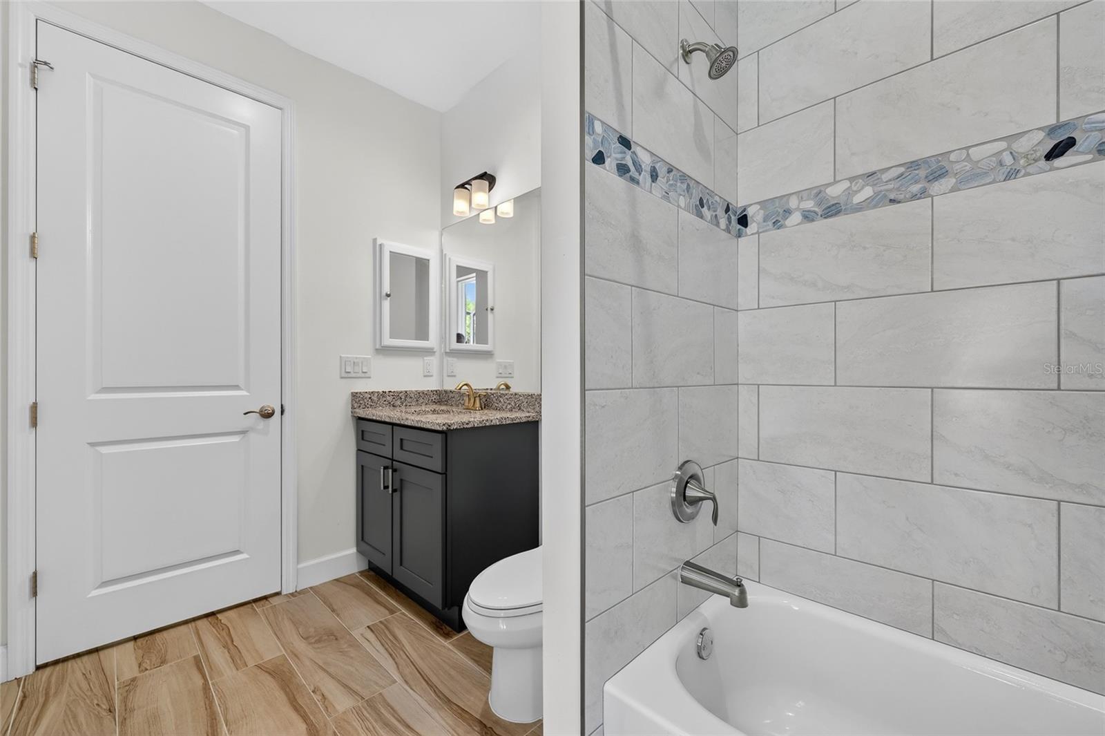 592 ROTONDA CIR, ROTONDA WEST, FL, 33947