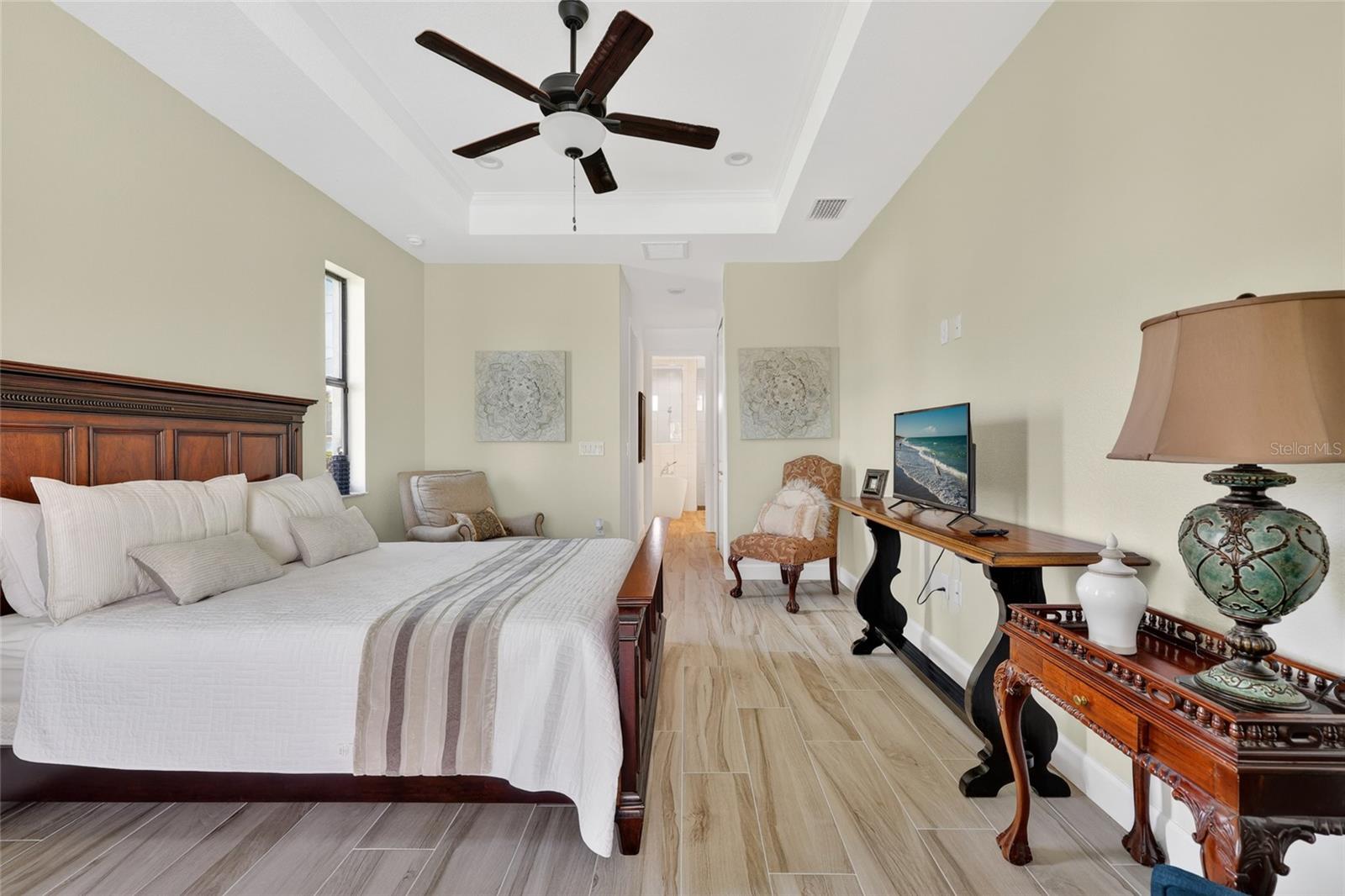 592 ROTONDA CIR, ROTONDA WEST, FL, 33947