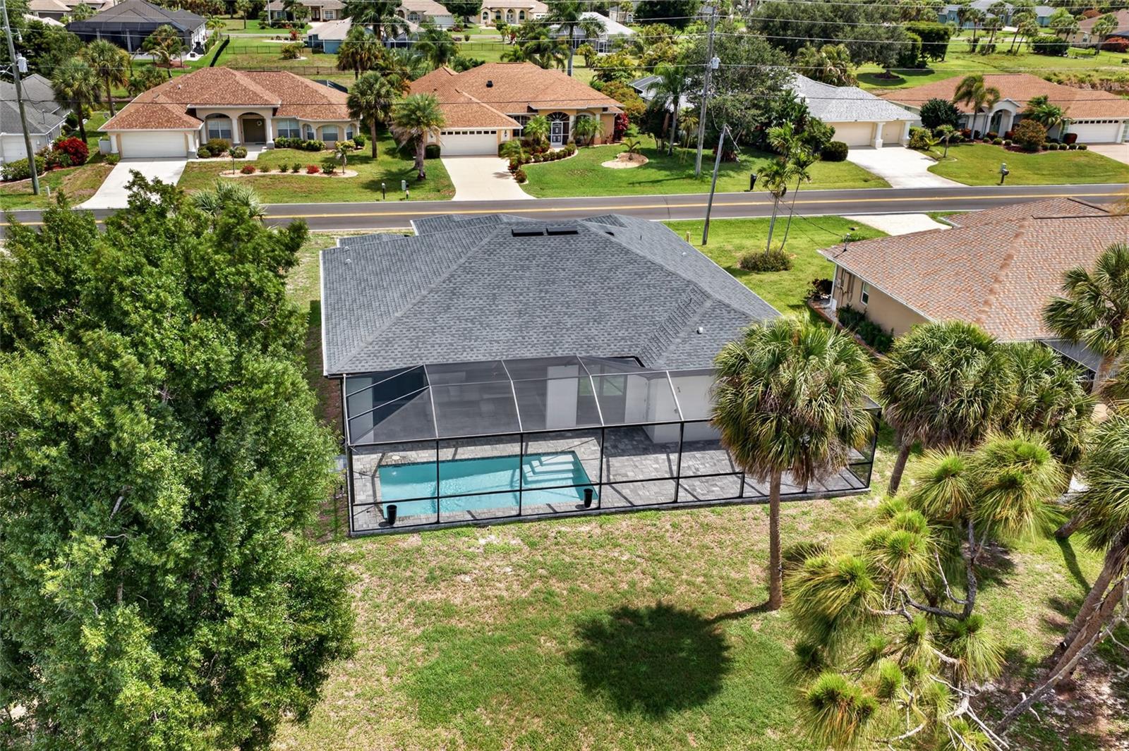 592 ROTONDA CIR, ROTONDA WEST, FL, 33947