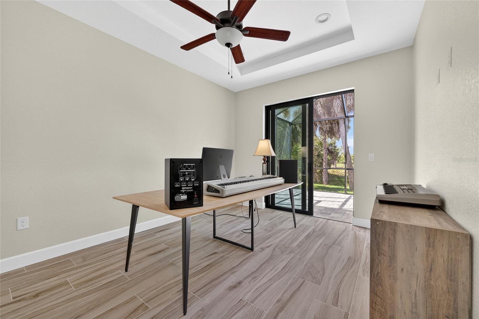 592 ROTONDA CIR, ROTONDA WEST, FL, 33947
