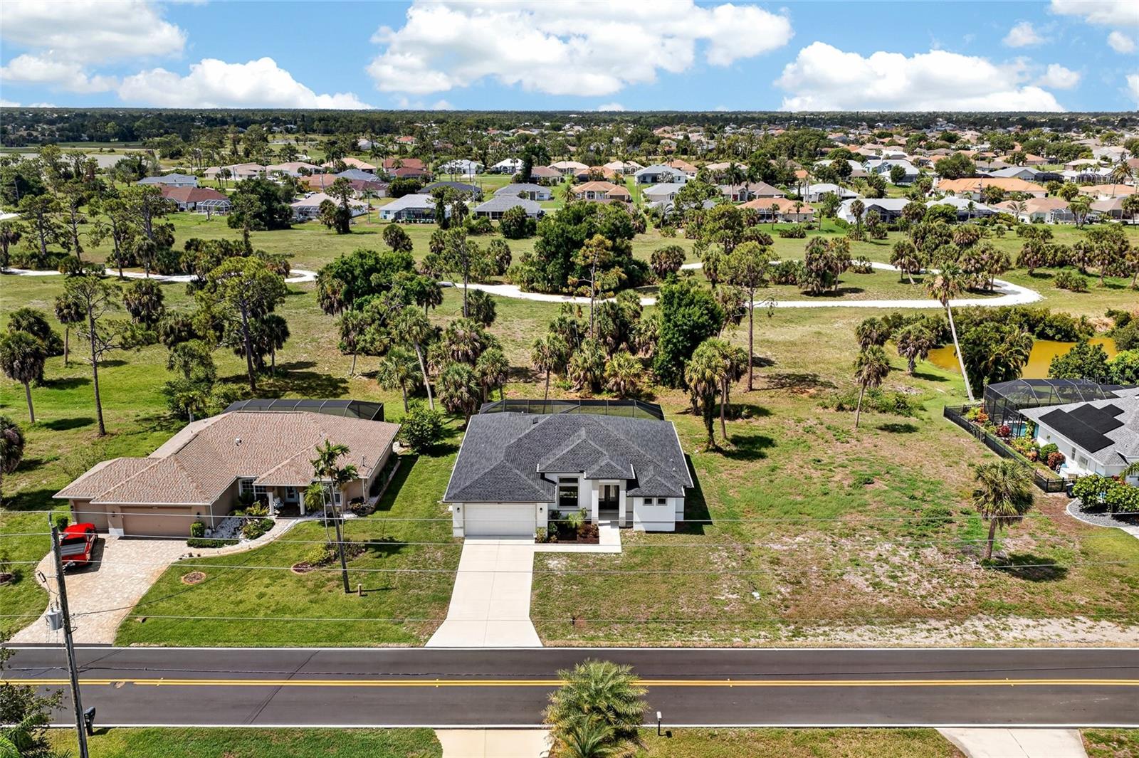 592 ROTONDA CIR, ROTONDA WEST, FL, 33947