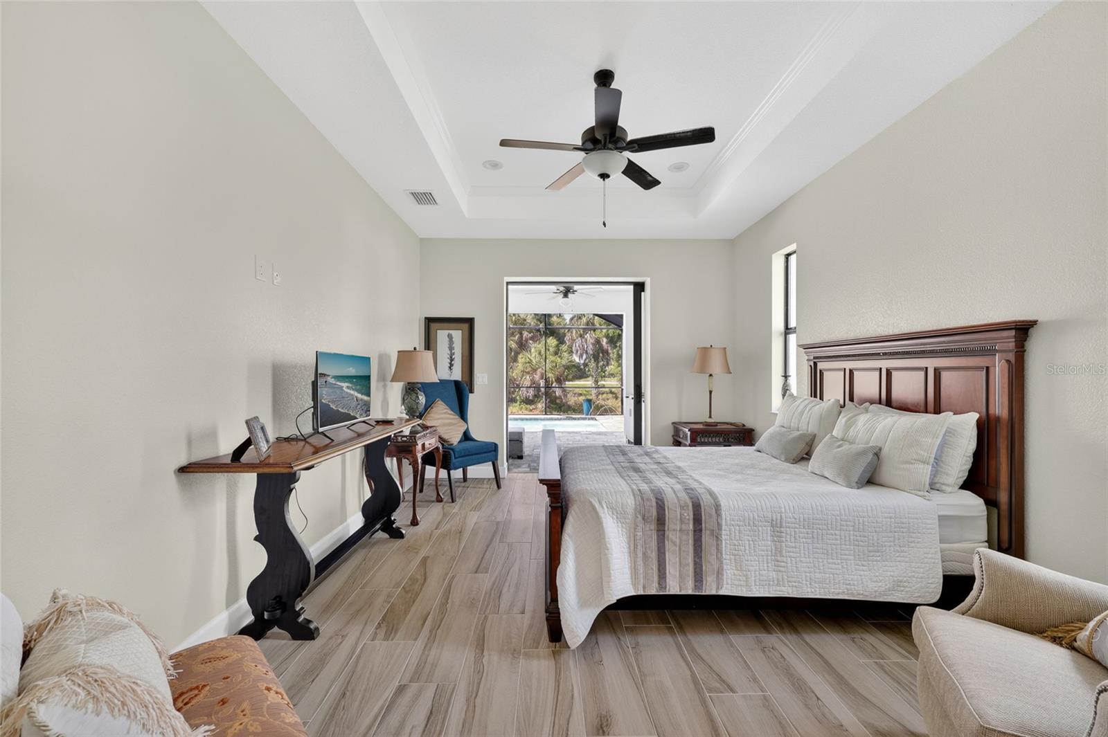 592 ROTONDA CIR, ROTONDA WEST, FL, 33947