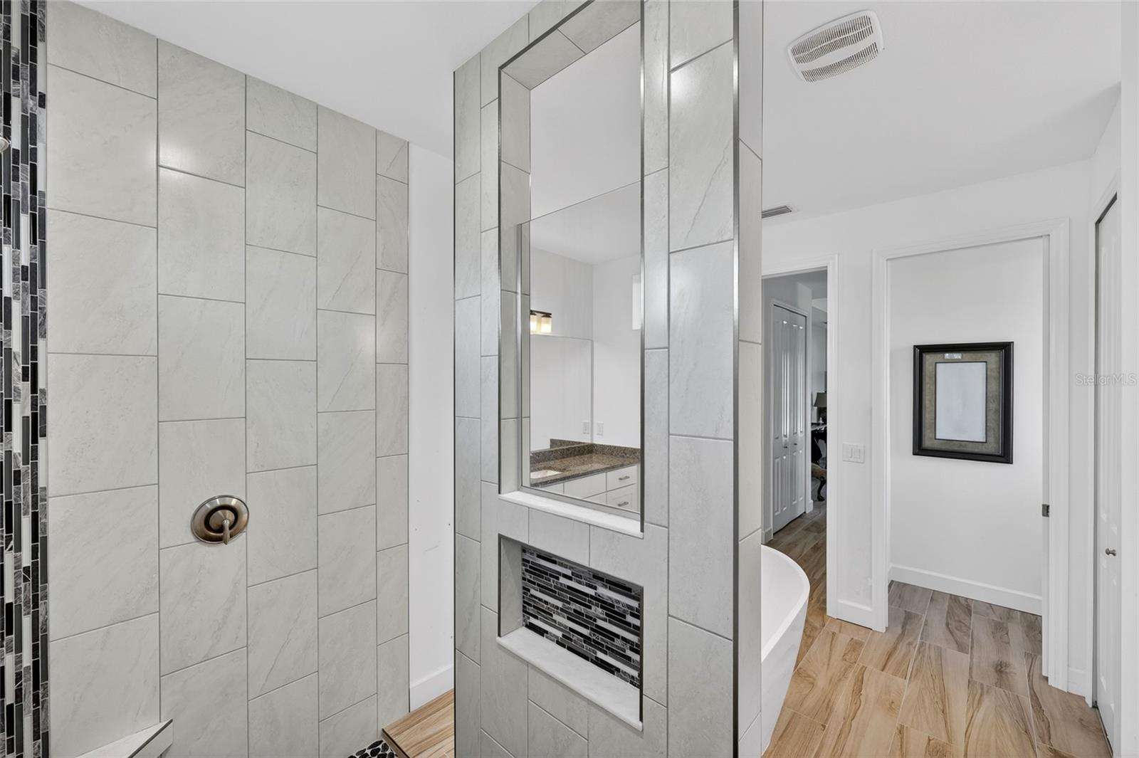 592 ROTONDA CIR, ROTONDA WEST, FL, 33947