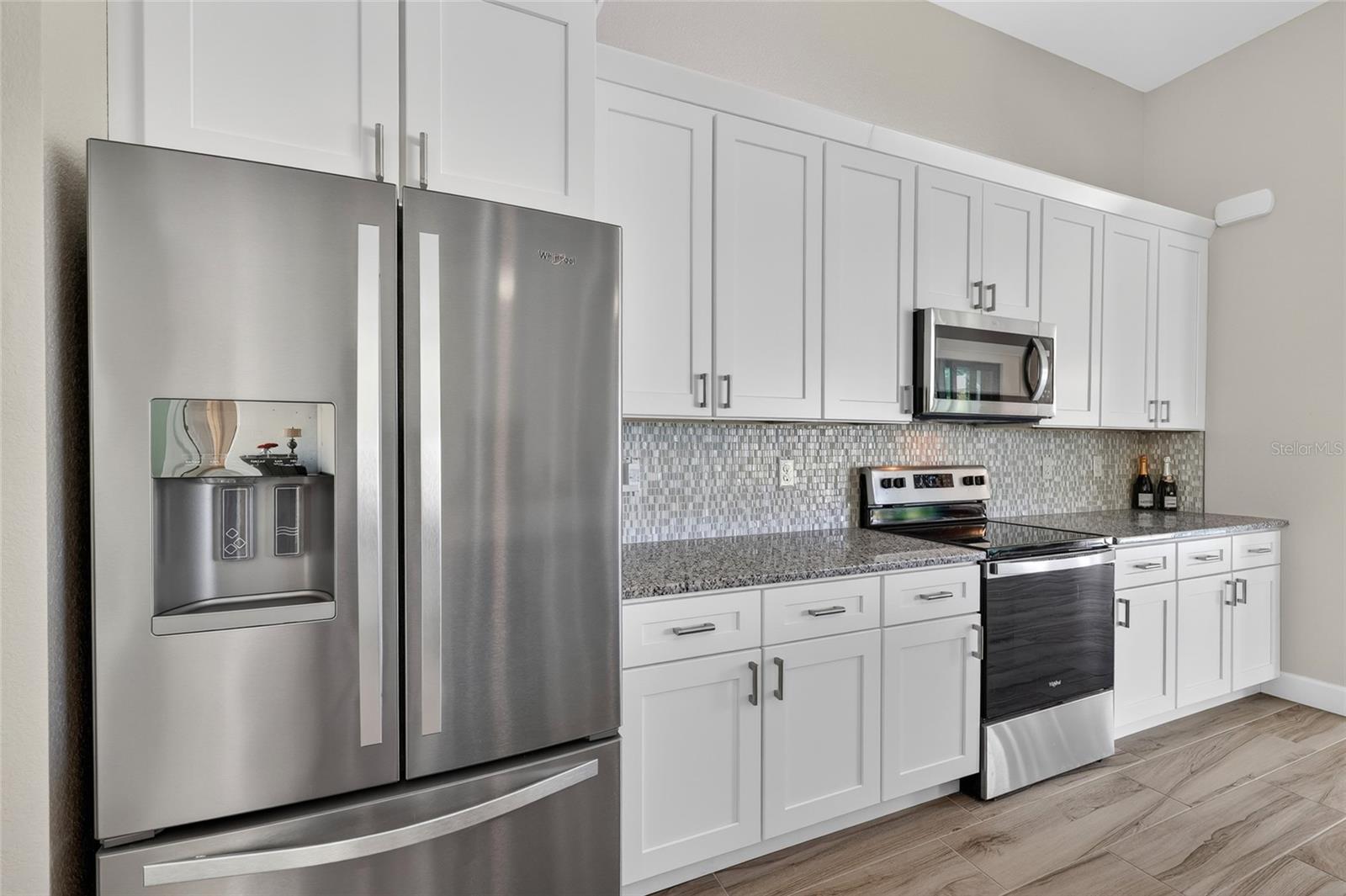 592 ROTONDA CIR, ROTONDA WEST, FL, 33947