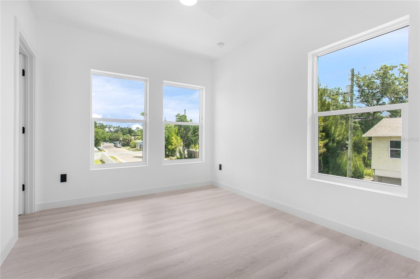 4601 QUEENSBORO AVE S, ST PETERSBURG, FL, 33711