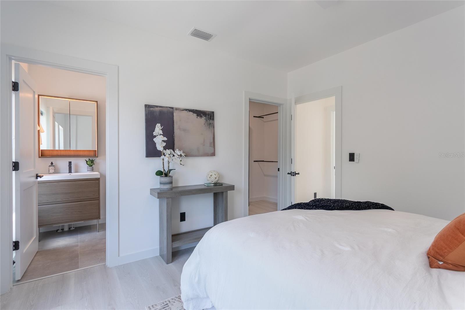 4601 QUEENSBORO AVE S, ST PETERSBURG, FL, 33711