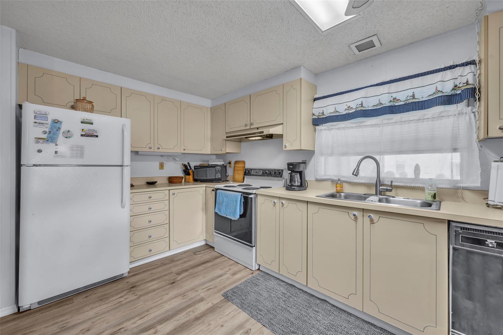 91 MAUNA LOA DR, LEESBURG, FL, 34788