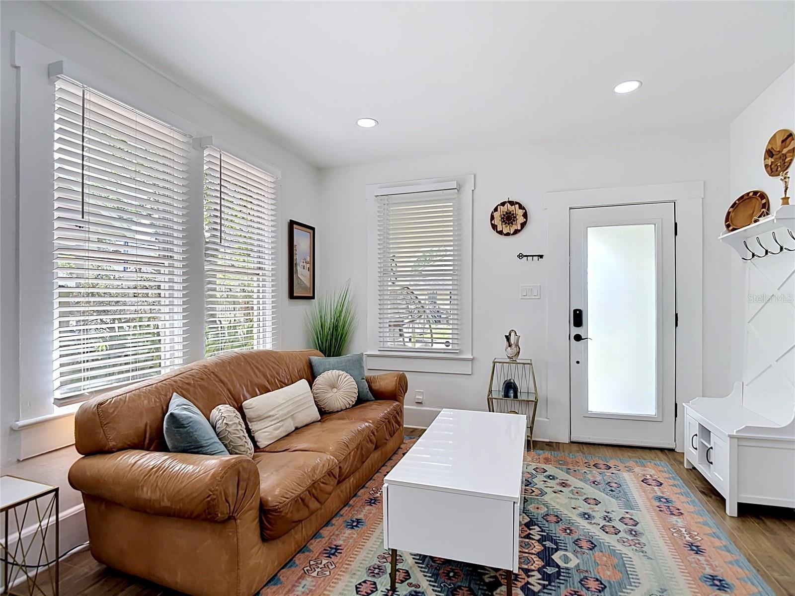 105 W ELM ST, TAMPA, FL, 33604