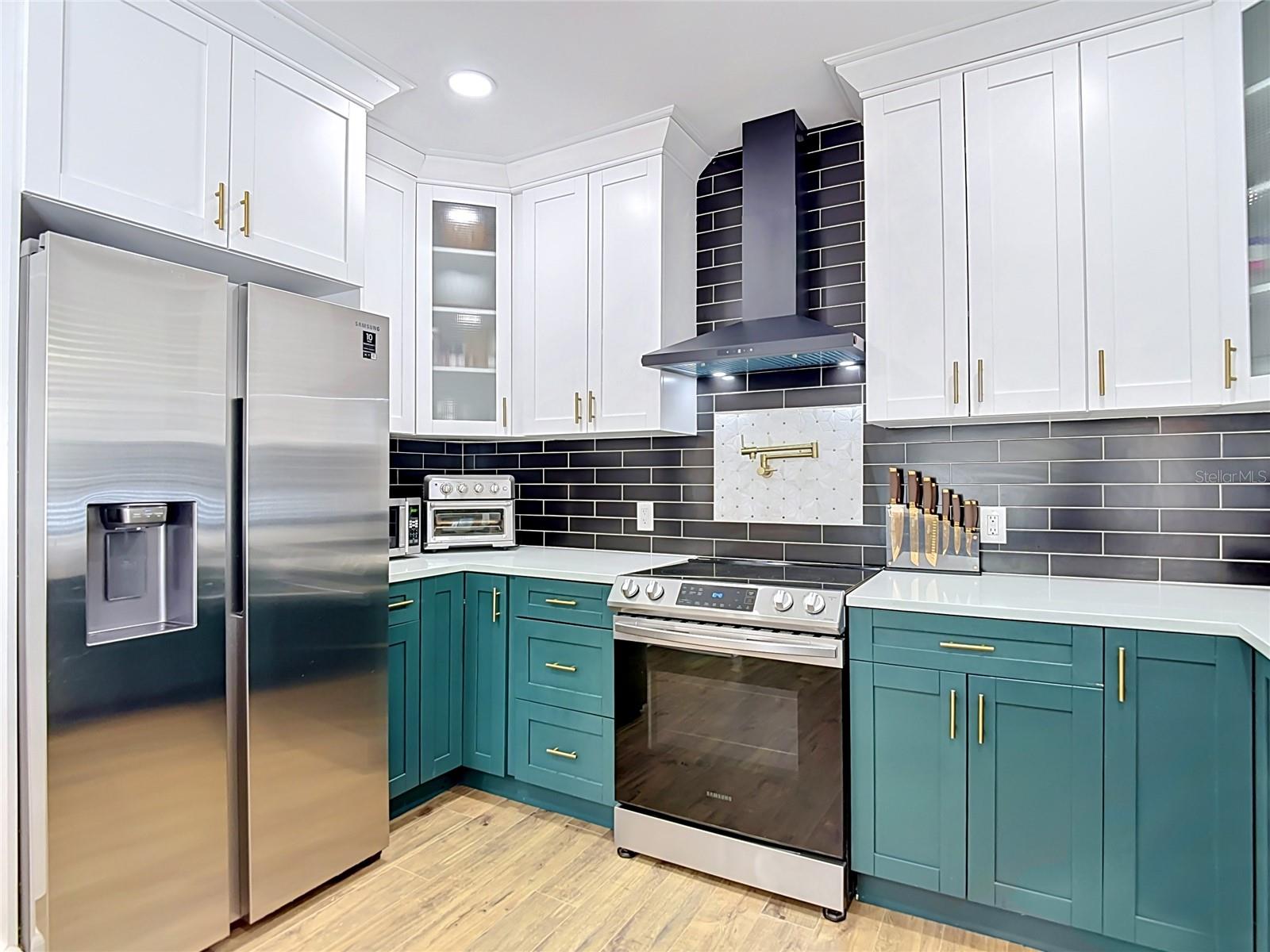 105 W ELM ST, TAMPA, FL, 33604