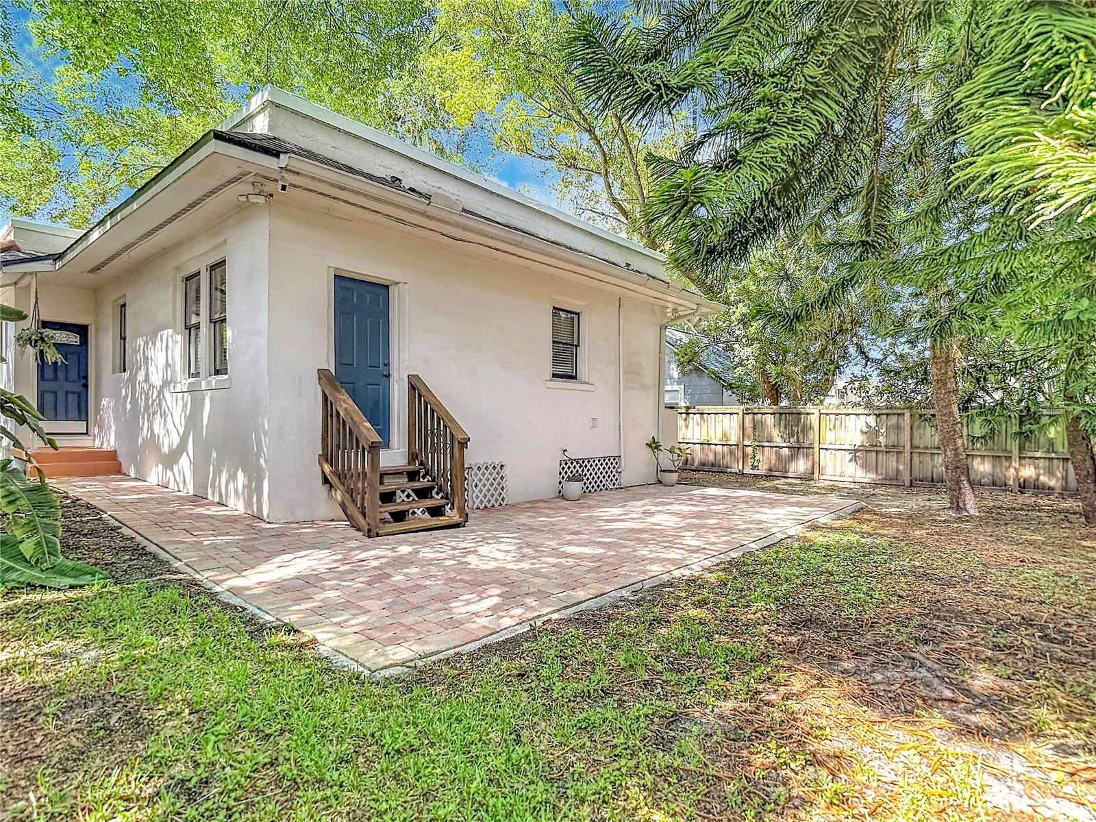 105 W ELM ST, TAMPA, FL, 33604