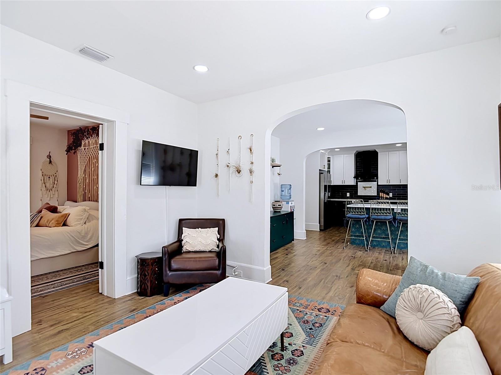 105 W ELM ST, TAMPA, FL, 33604