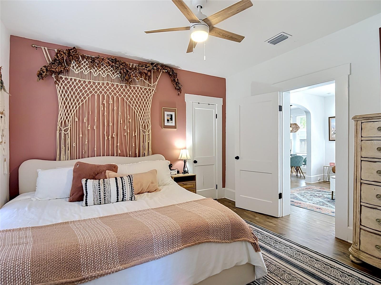 105 W ELM ST, TAMPA, FL, 33604