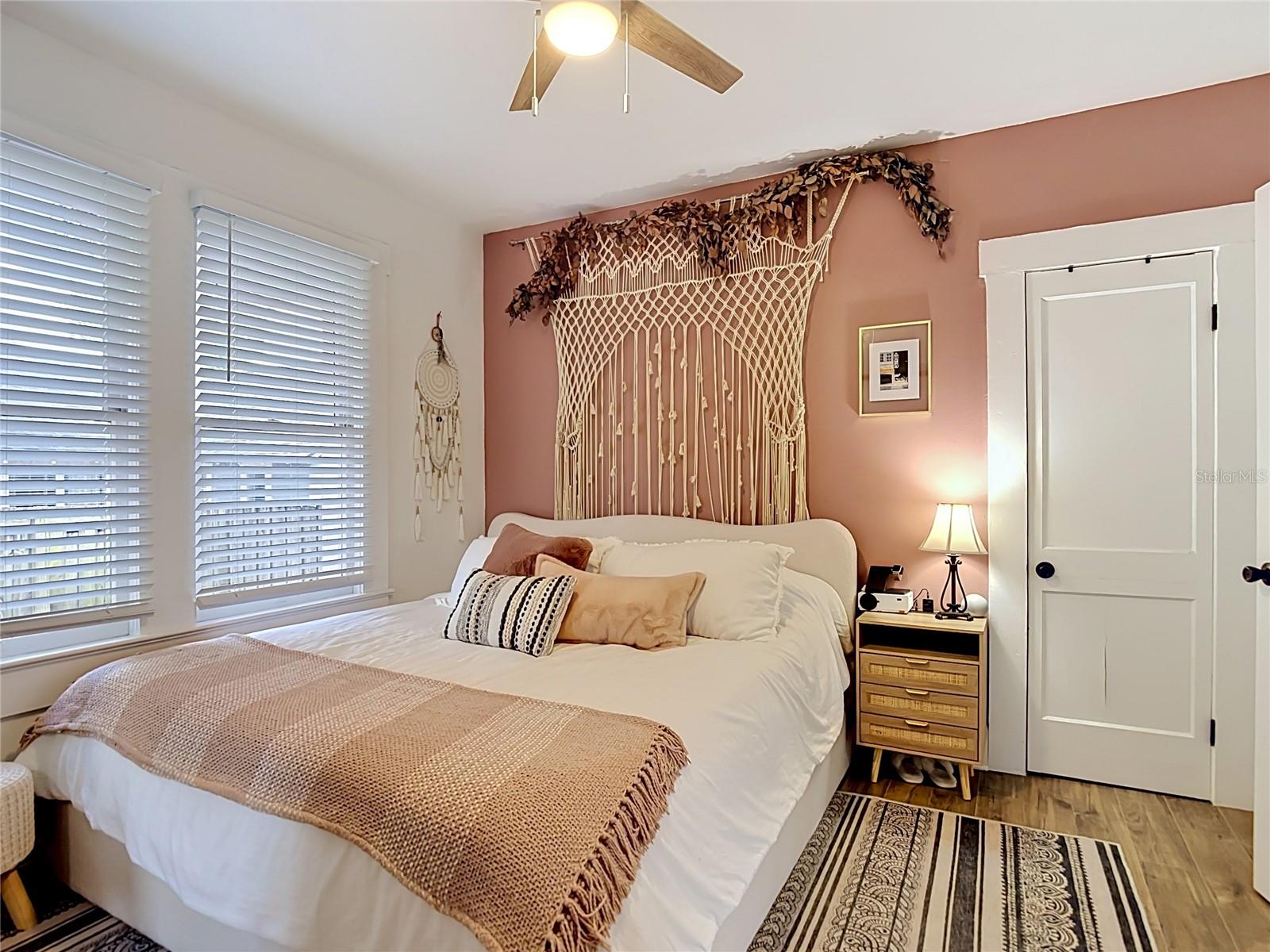 105 W ELM ST, TAMPA, FL, 33604