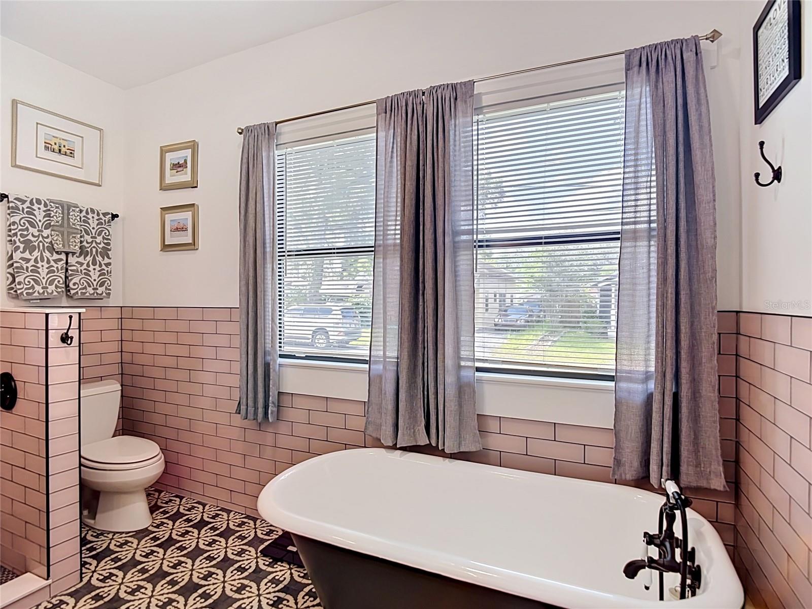 105 W ELM ST, TAMPA, FL, 33604