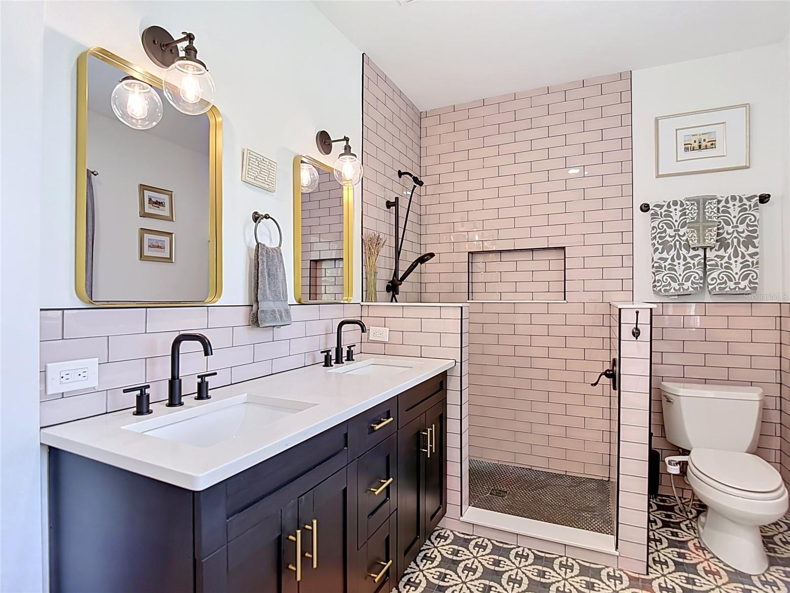 105 W ELM ST, TAMPA, FL, 33604