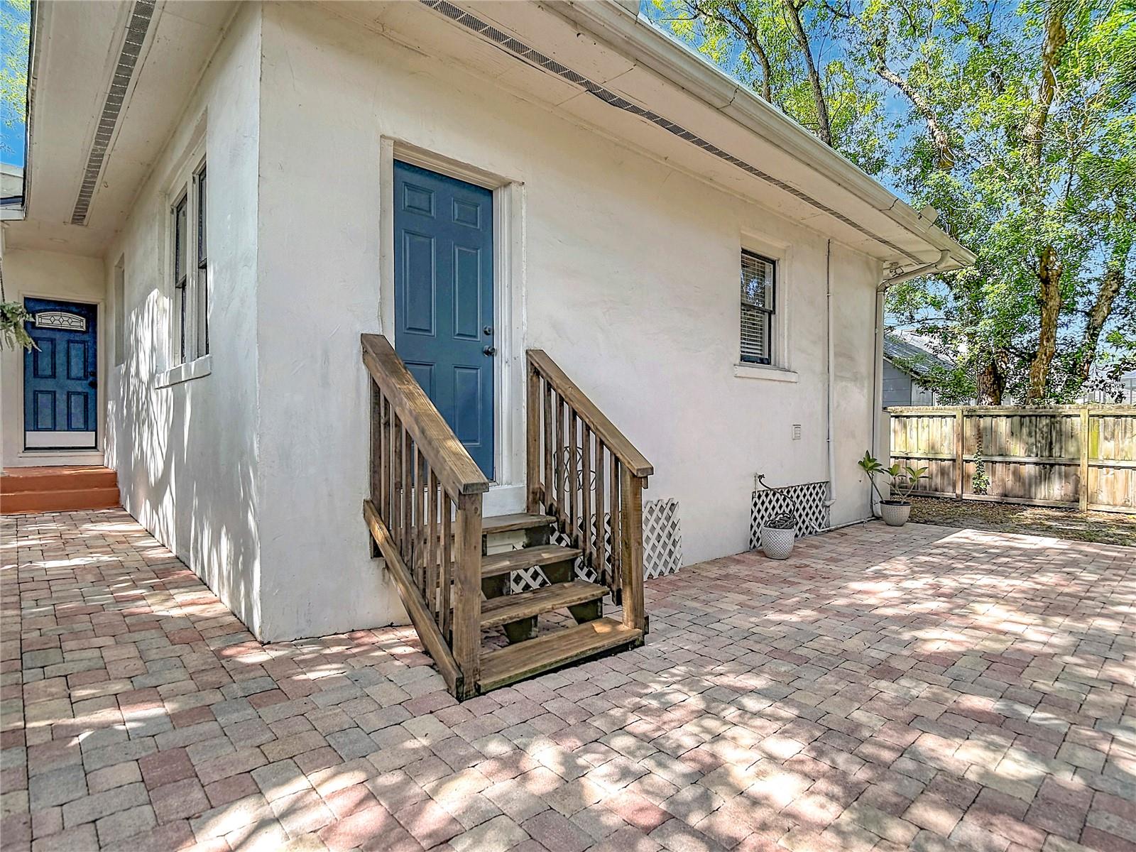 105 W ELM ST, TAMPA, FL, 33604