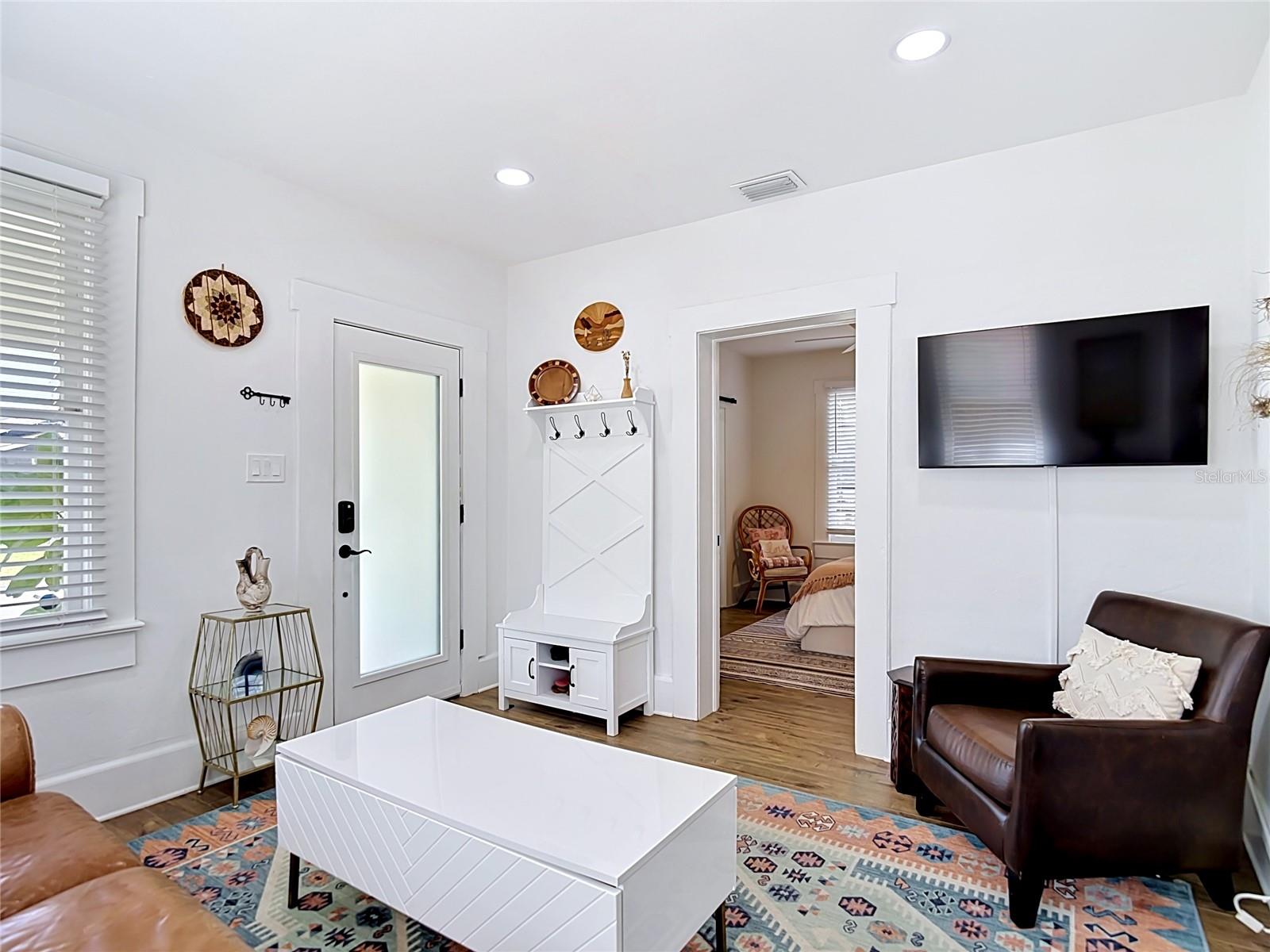 105 W ELM ST, TAMPA, FL, 33604