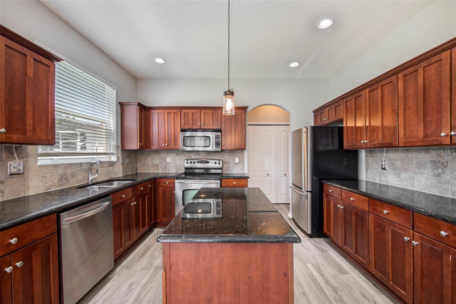 8207 WATER TOWER DR, TAMPA, FL, 33619