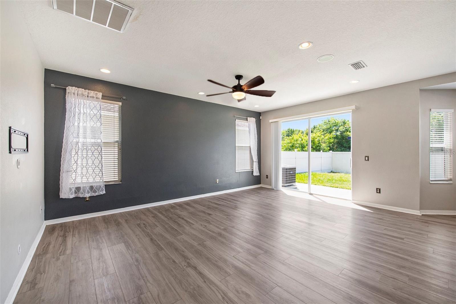 8207 WATER TOWER DR, TAMPA, FL, 33619