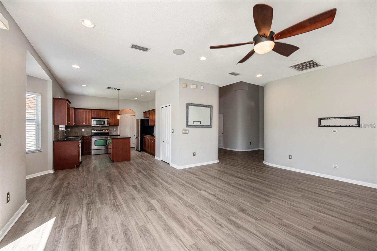 8207 WATER TOWER DR, TAMPA, FL, 33619