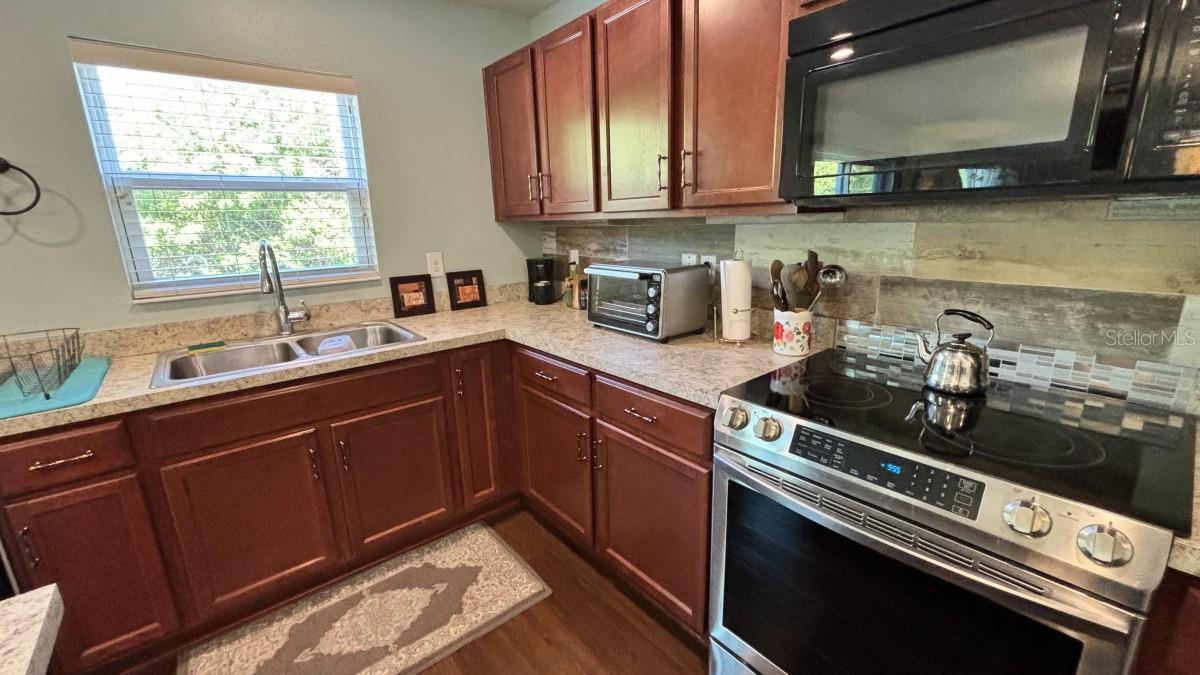 11521 SOUTHERN CREEK DR, GIBSONTON, FL, 33534