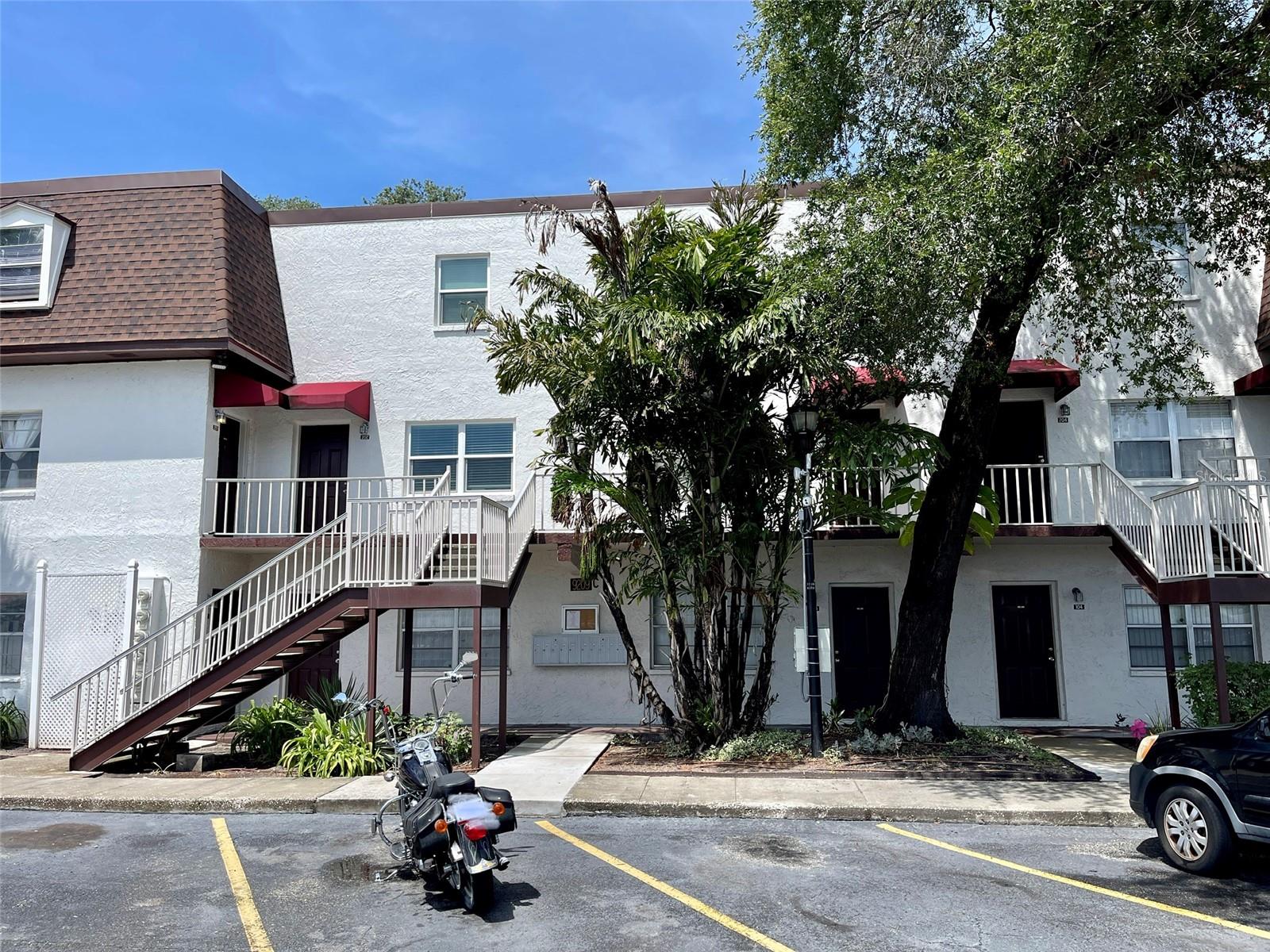 9209 TUDOR DR #C203, TAMPA, FL, 33615