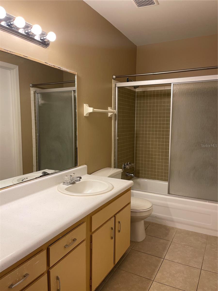 9209 TUDOR DR #C203, TAMPA, FL, 33615