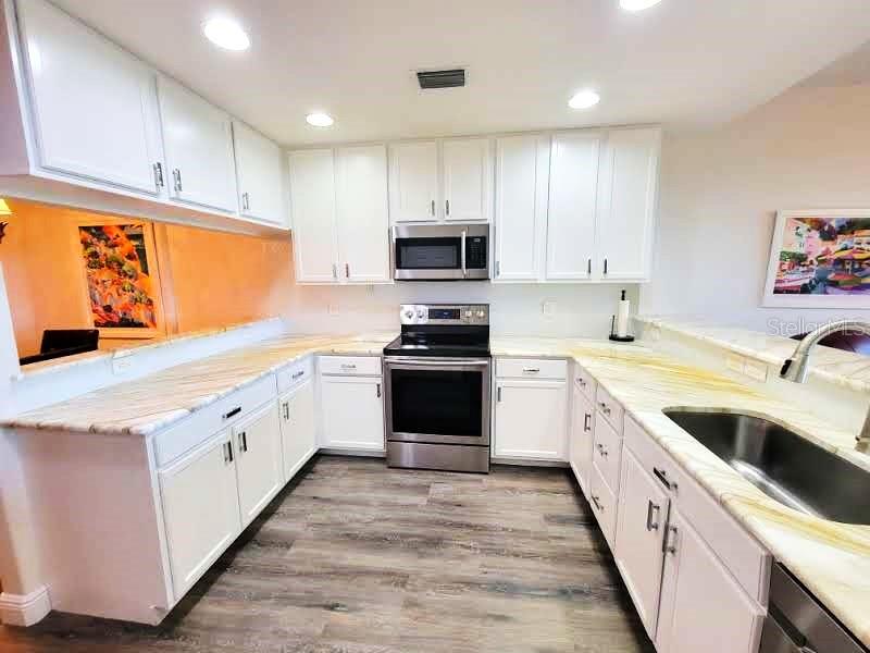 7296 MARATHON DR #404, SEMINOLE, FL, 33777