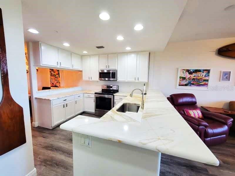 7296 MARATHON DR #404, SEMINOLE, FL, 33777