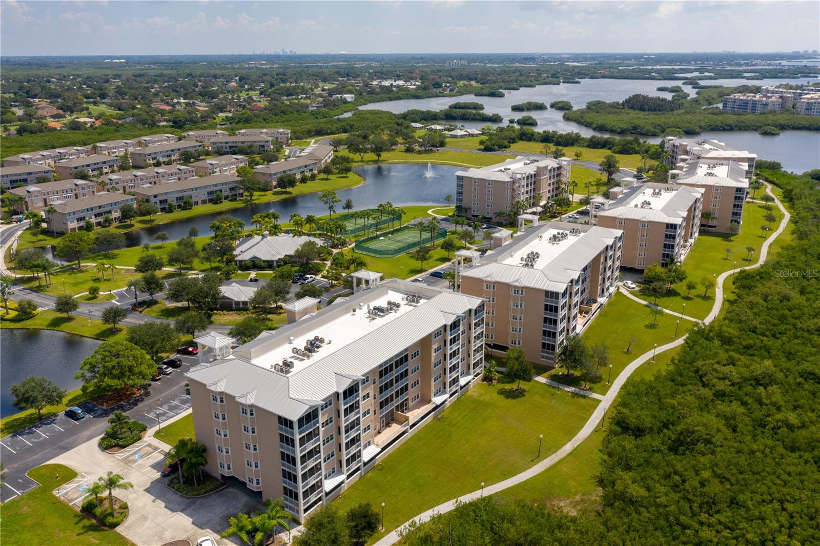 7296 MARATHON DR #404, SEMINOLE, FL, 33777