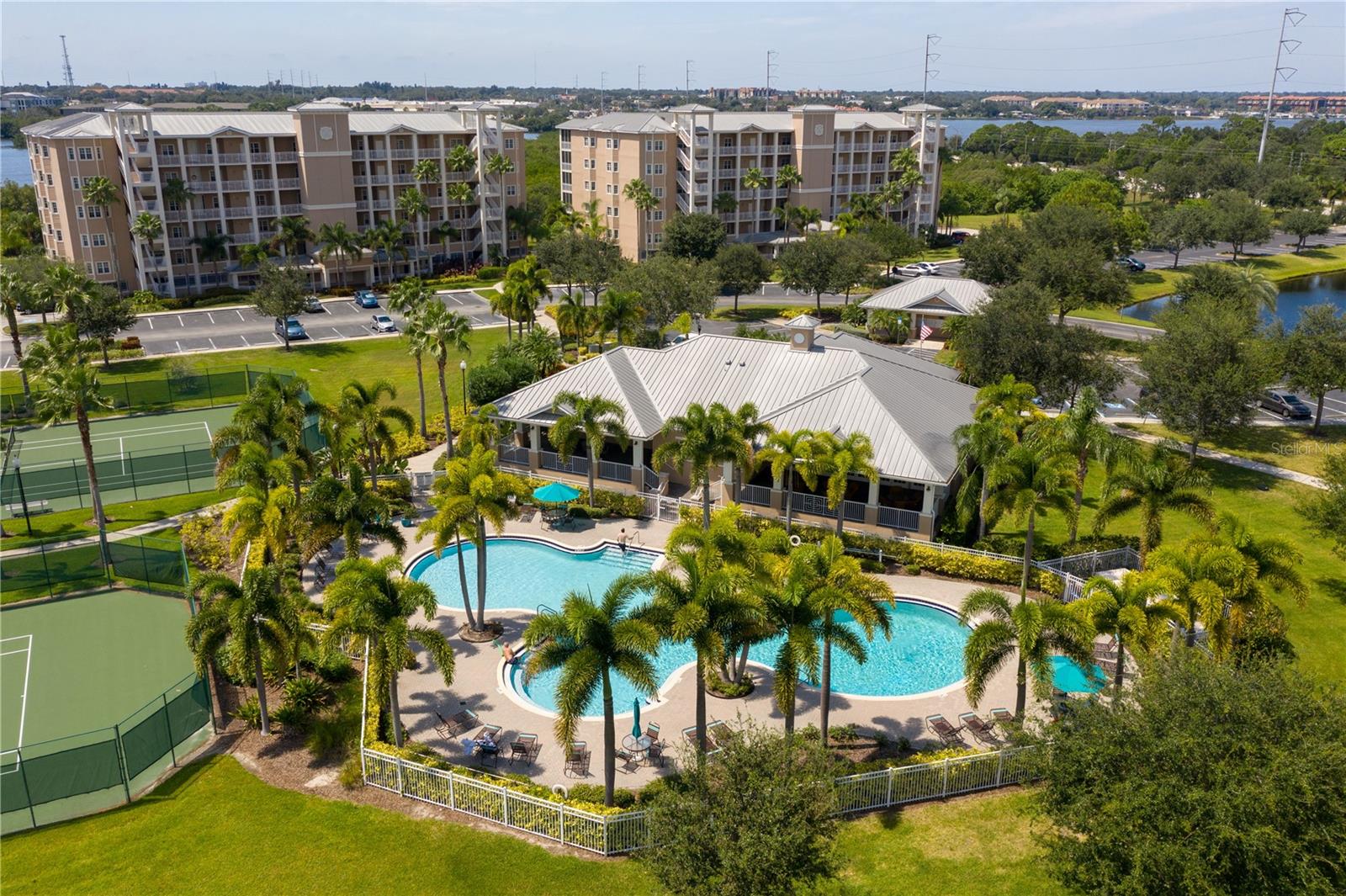 7296 MARATHON DR #404, SEMINOLE, FL, 33777