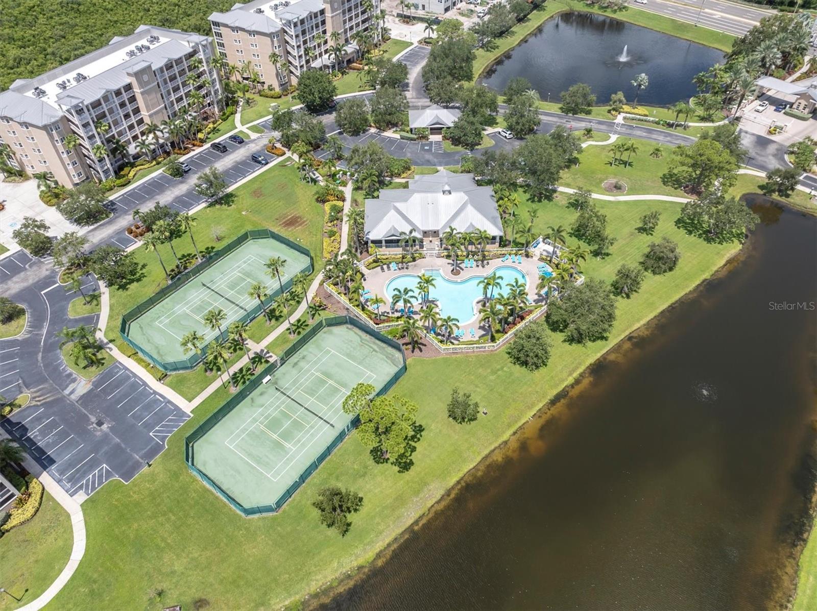 7296 MARATHON DR #404, SEMINOLE, FL, 33777