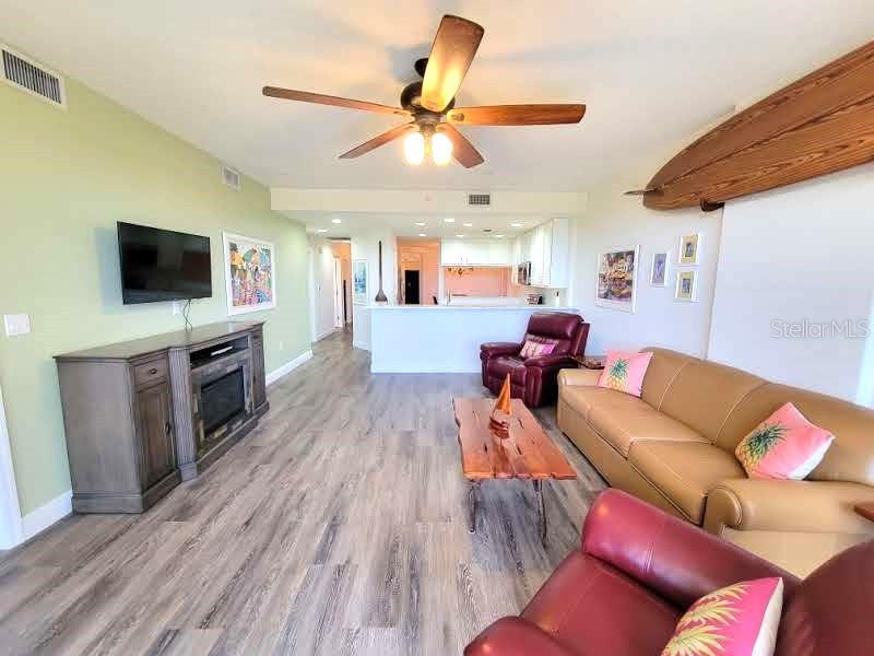 7296 MARATHON DR #404, SEMINOLE, FL, 33777