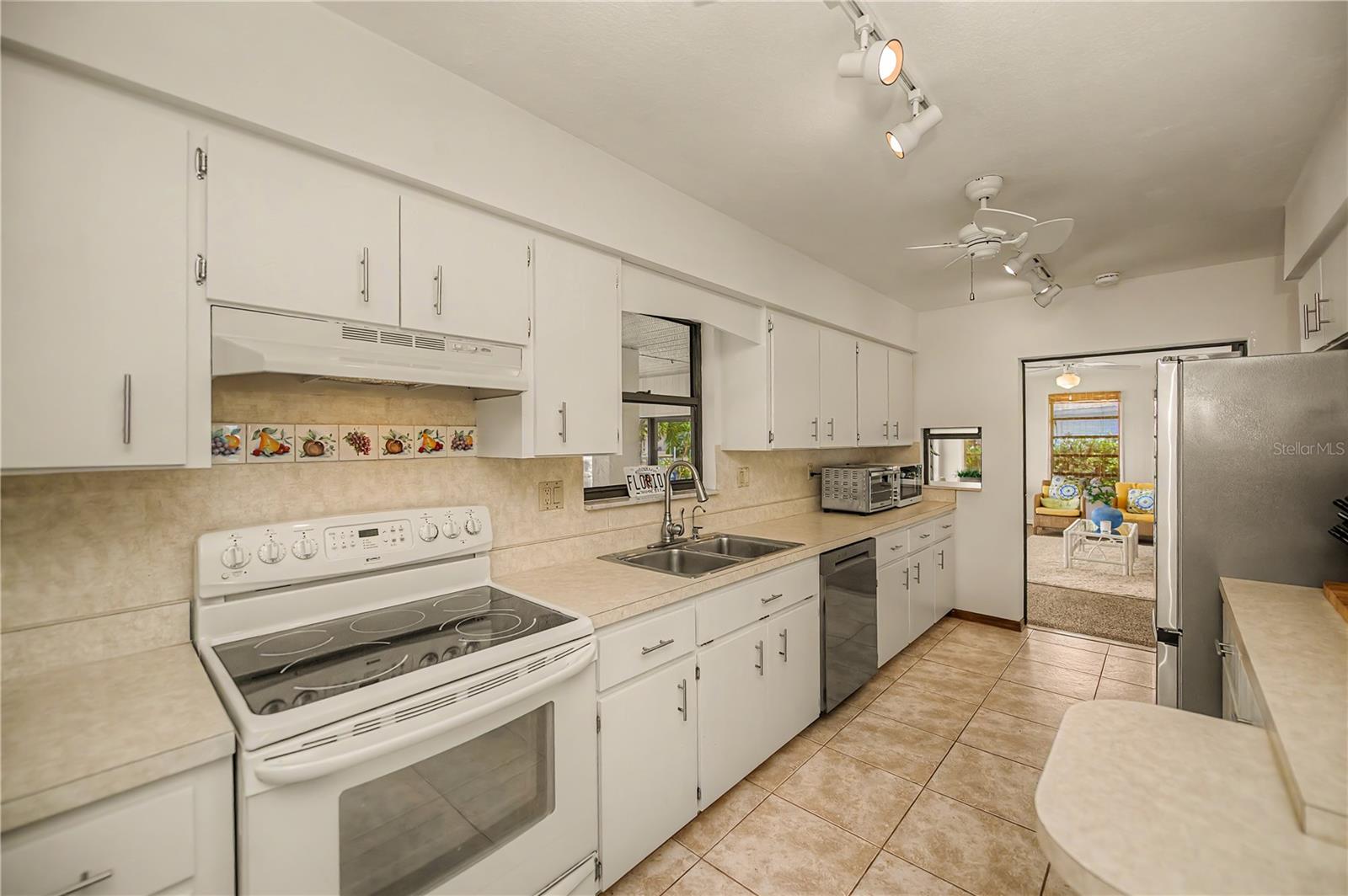 520 BOARDMAN DR, PUNTA GORDA, FL, 33950