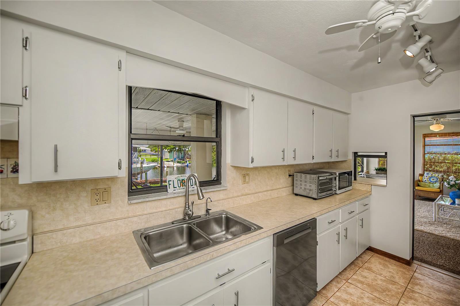 520 BOARDMAN DR, PUNTA GORDA, FL, 33950
