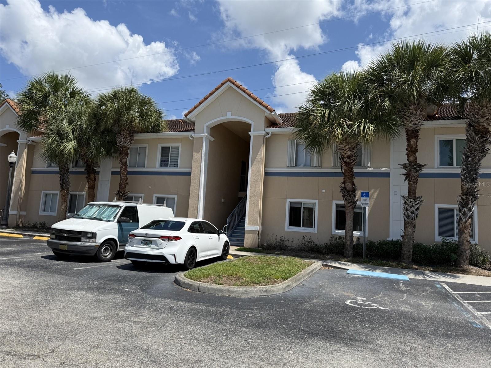 495 LAS CORTES LN #104, ORLANDO, FL, 32824