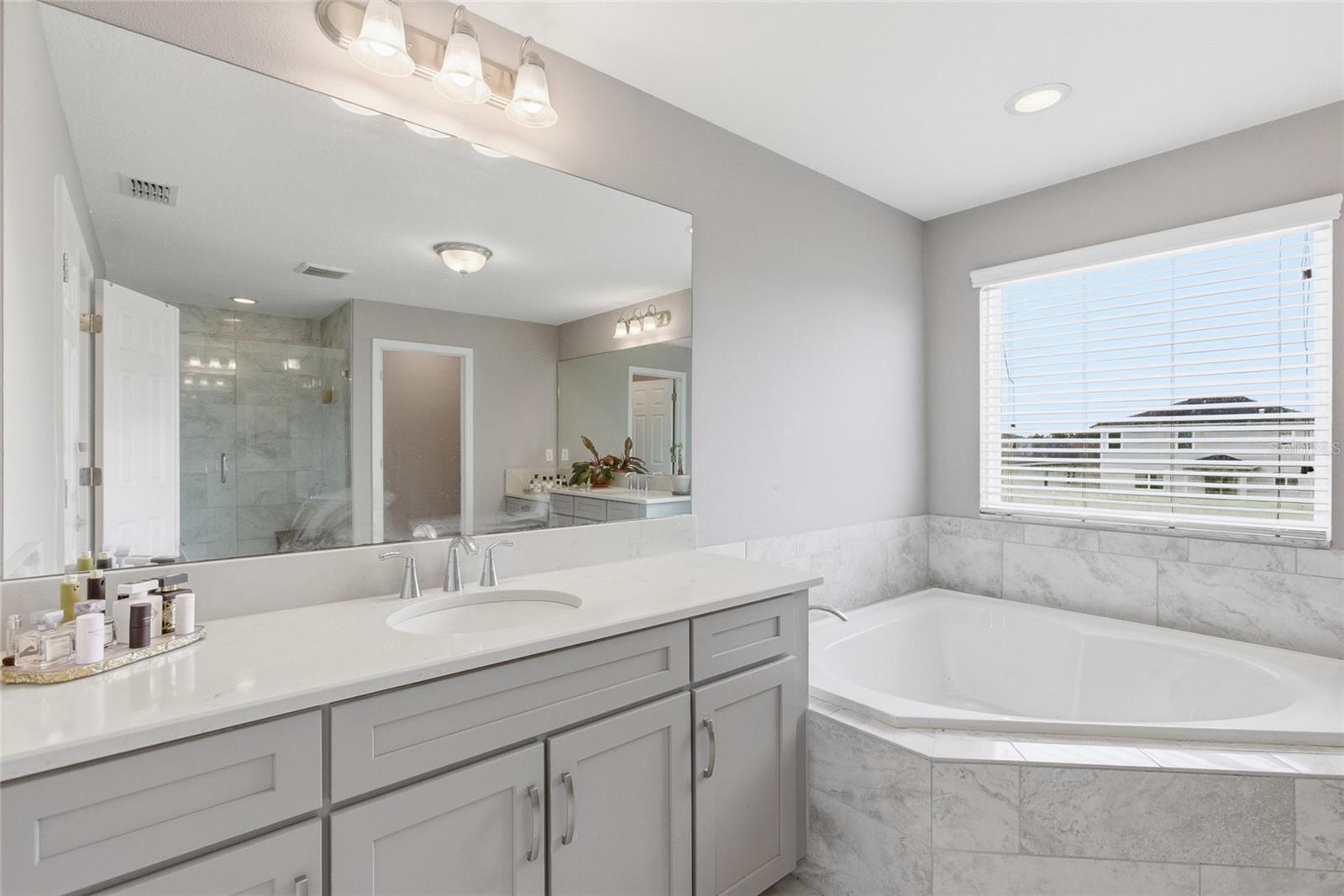 9844 CABERNET AVE, SEFFNER, FL, 33584