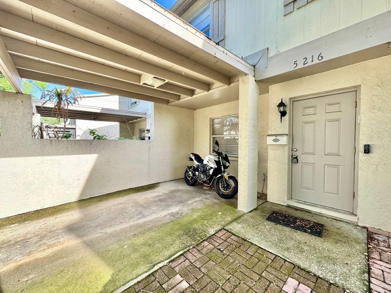 5216 TENNIS COURT CIR #5216, TAMPA, FL, 33617