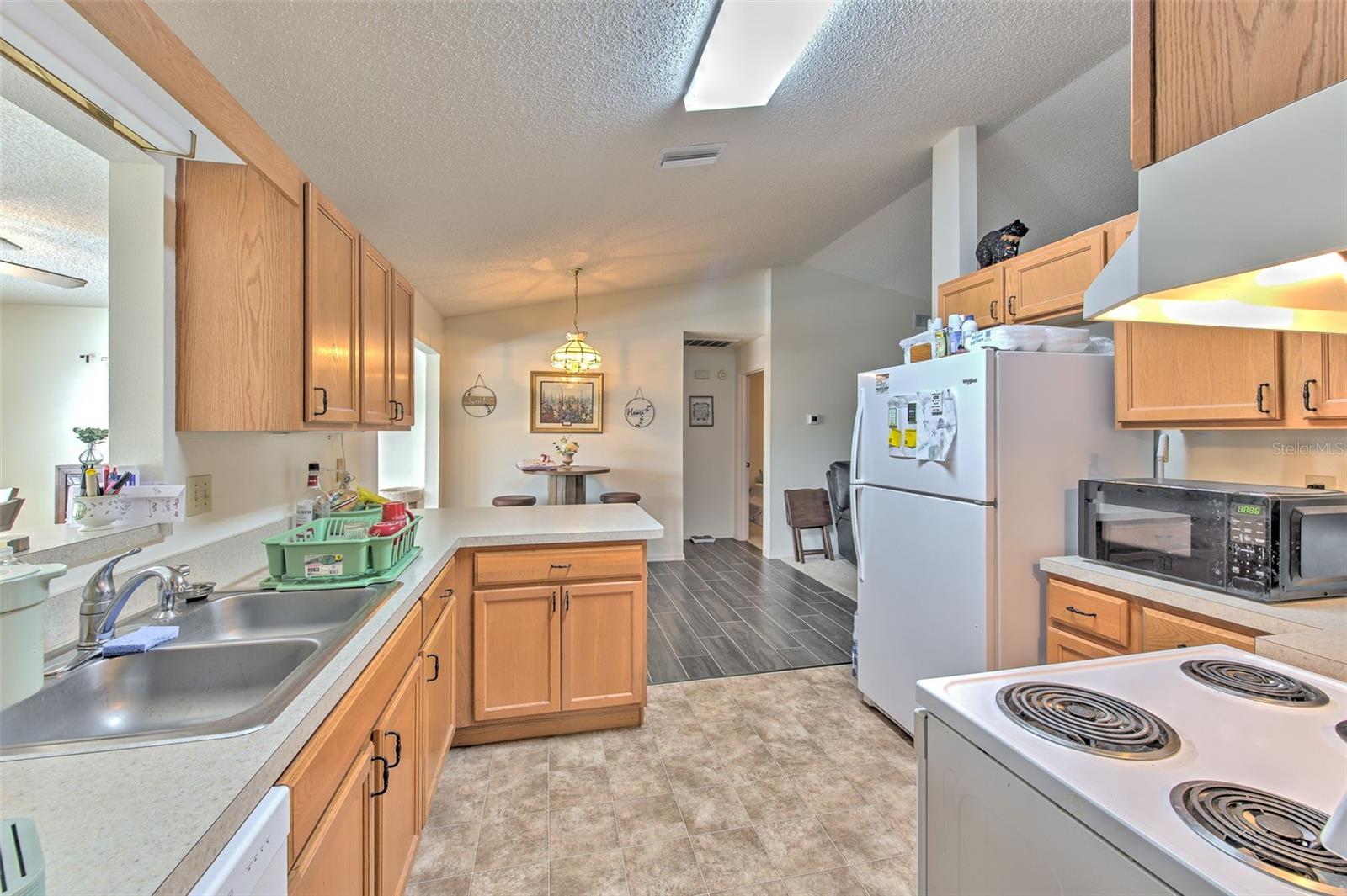 38620 ALPHA AVE, ZEPHYRHILLS, FL, 33540