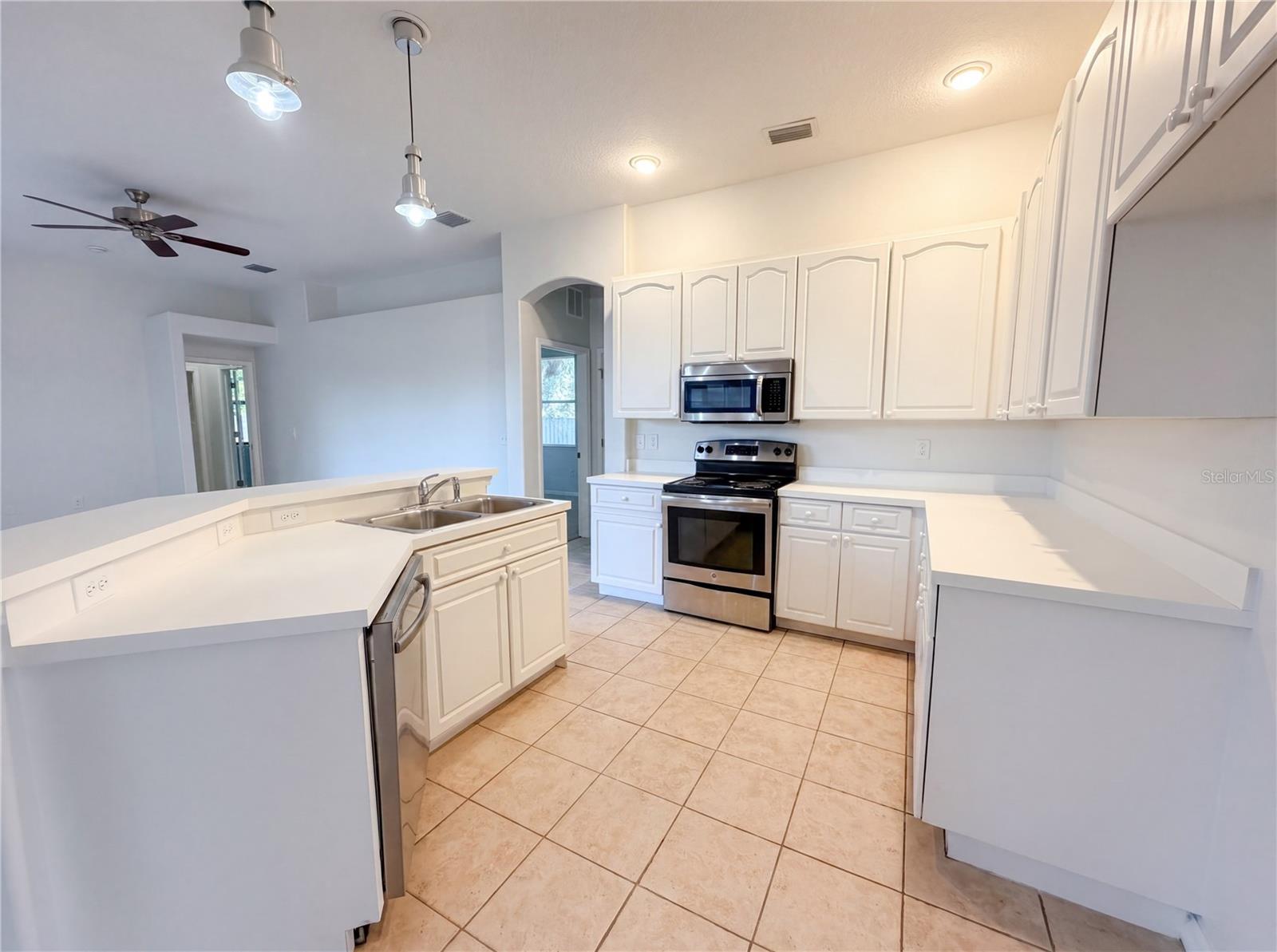 203 TAYLOR BAY LN, BRANDON, FL, 33510
