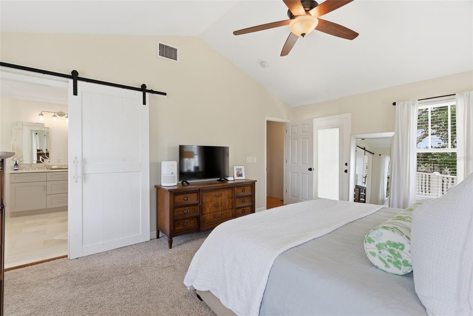 2803 W AVERILL AVE, TAMPA, FL, 33611