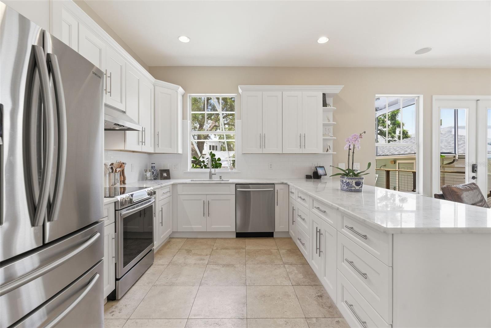 2803 W AVERILL AVE, TAMPA, FL, 33611