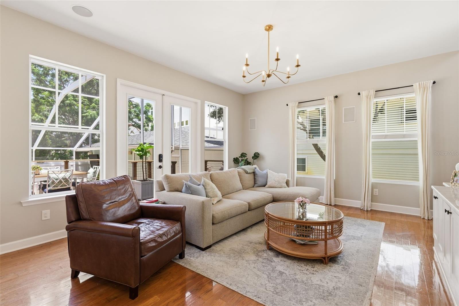 2803 W AVERILL AVE, TAMPA, FL, 33611